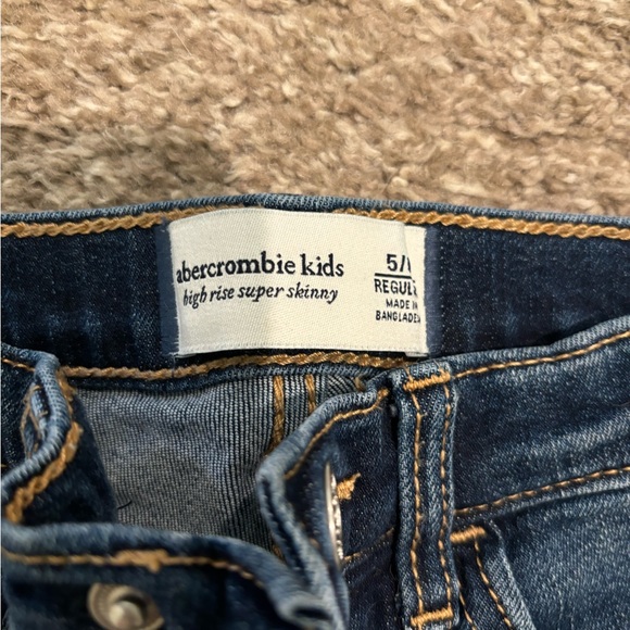 Abercrombie Skinny Jeans - Picture 2 of 2